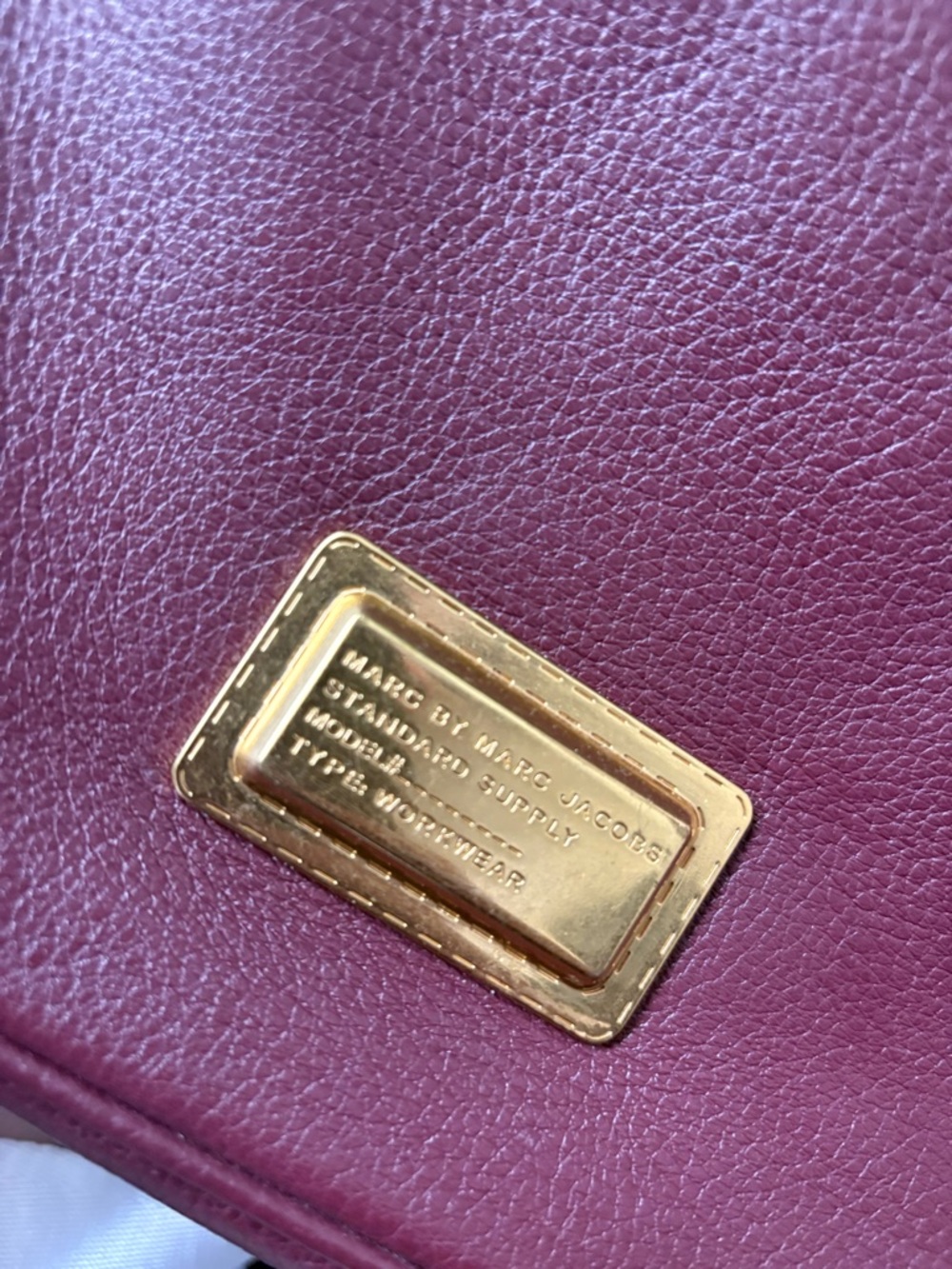 Marc by Marc Jacobs Women's Leather Crossbody Bag in Burgundy